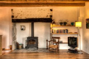 Woonkamer met houtkachel