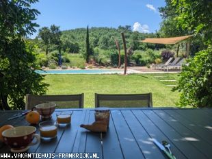 Comfortabel huis met prachtige tuin en privé zwembad in hartje Provence