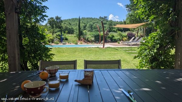 Hoofdfoto Comfortabel huis met prachtige tuin en privé zwembad in hartje Provence