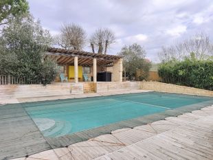 Zwembad met poolhouse