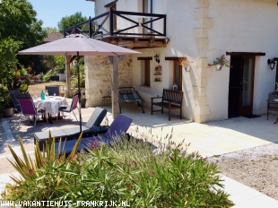 Vakantiehuis met prachtige uitzichten en een infinity pool - vakantiehuis in Lot et Garonne