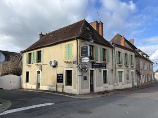 Cérilly – Voormalige auberge met 296 m² woonoppervlak ** NIEUW **