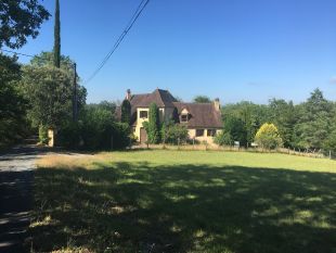 De villa vanaf het doodlopende straatje