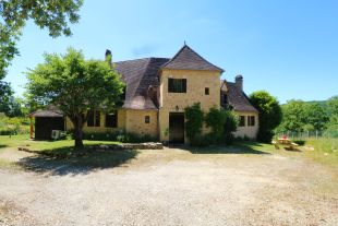 De voorkant van de villa