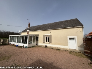 Vicq-Exemplet – Gelijkvloerse woning met 2.228 m² omheinde tuin en vrij uitzicht  ** NIEUW **