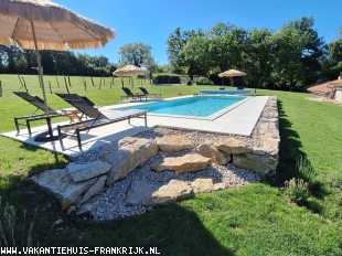 Privé domein met zwembad ,visvijver & rivier - ideaal voor 2 gezinnen ( 8p) - vakantiehuis in Vienne