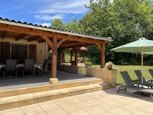 Bien Loti, schaduwterras en terras zwembad