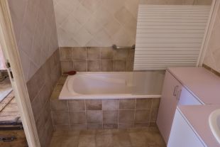 salle de bain de la chambre rose