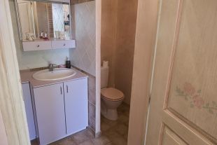 Salle de bain de la chambre rose