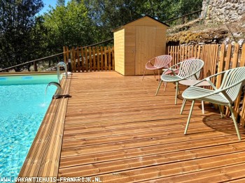 NIEUW! Luxe comfortabele uniek gelegen vakantiehuis/gite in Brantome met privezwembad.