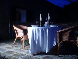 terras bij avond