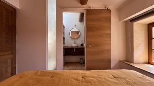 Slaapkamer met eigen badkamer in La Grange
