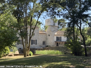 Vakantiehuis 'Moulin D'alzau' met privézwembad, Wi-Fi en airconditioning - Authentieke Watermolen met veel historie