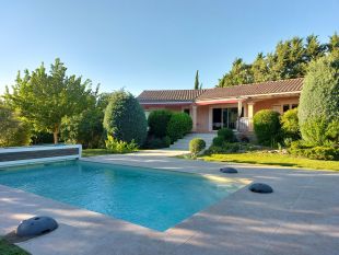 Privézwembad en villa Aux Cyprès du Sud