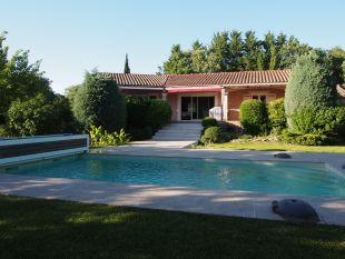 Villa en privézwembad in het groen