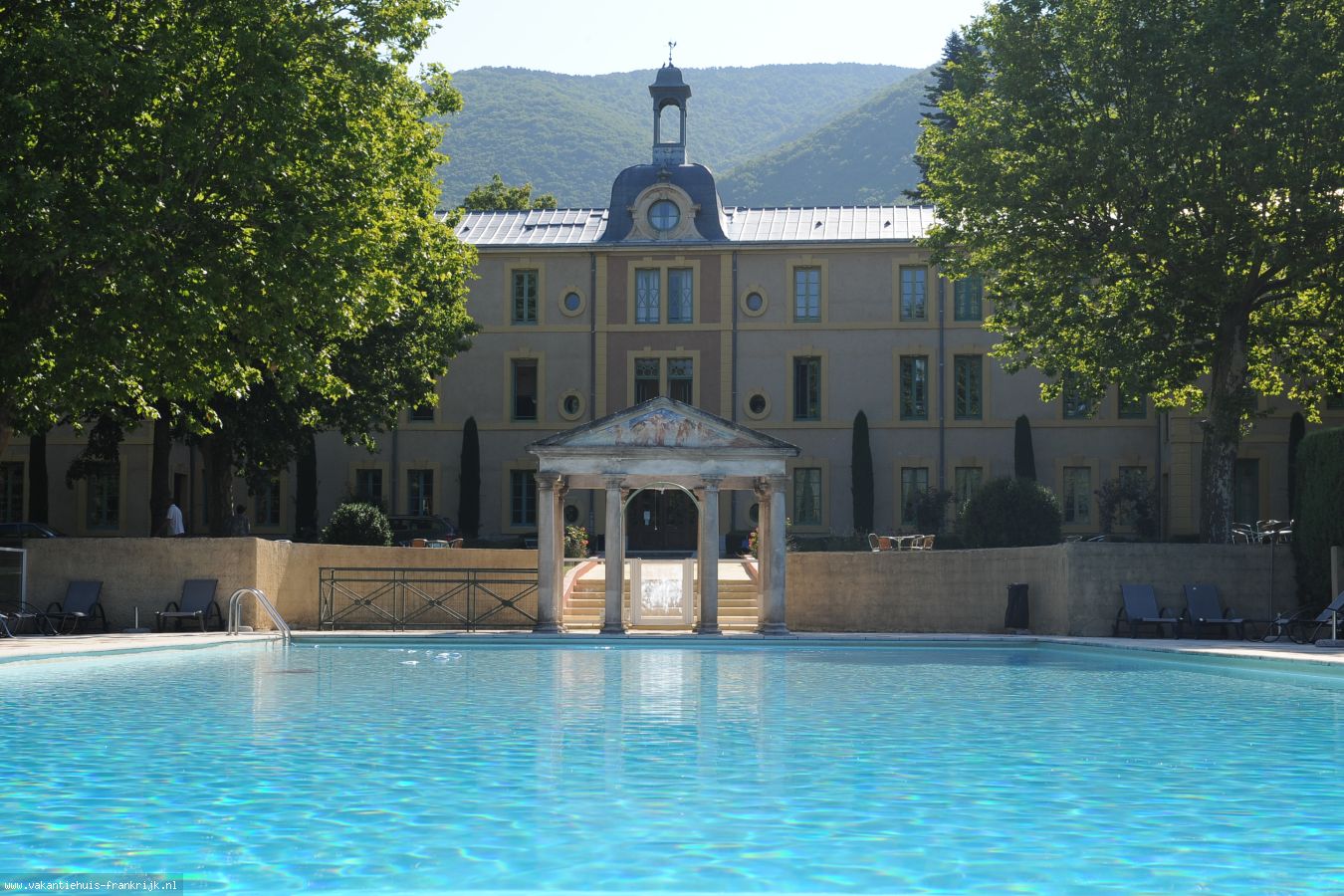 CHÂTEAU DES GIPIÈRES Hoofdchateau inclusief zwembad
