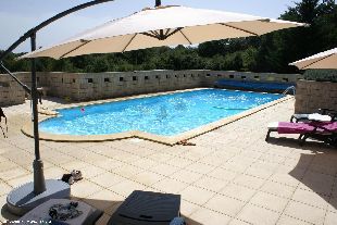 (Vakantie) woning: Uniek gelegen vakantiehuis met verwarmd privé zwembad centraal in de Dordogne te huur in Dordogne (Frankrijk).