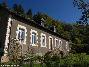 (Vakantie) woning: Vakantiehuis in oude school in de Morvan voor 2-7 personen te huur in Nievre (Frankrijk).