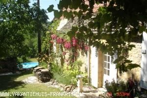 Vakantiehuis: Boerderij met zwembad op rustige locatie, nabij bos en Les Eyzies te huur in Dordogne (Frankrijk)