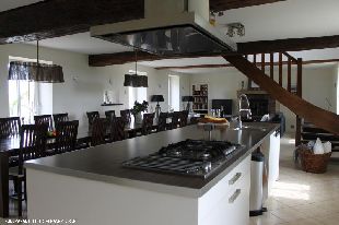 (Vakantie) woning: Domaine de la Croix is een grote, luxe en kindvriendelijke vakantieboerderij met privé zwembad voor maximaal 16 personen. te huur in Nievre (Frankrijk)