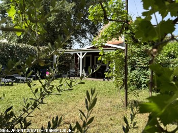 Vakantiehuis zuid-Frankrijk, met sfeervolle, rustige, en zonnige tuin 4 pers. Charmant (kindvriendelijk) vakantiehuisje