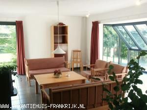 (Vakantie) woning: In de Franse Ardennen. Prachtige moderne vakantiewoning. Met alle comfort. Op 200m afstand van het meer te huur in Ardennes (Frankrijk).