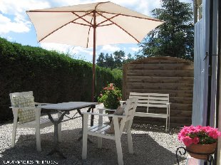 (Vakantie) woning: La Petite Ganiere is een heerlijk koele en gezellige gite met zwembad. Het ligt tegen de flanken van Frankrijks mooiste natuurpark de Cevennen. te huur in Gard (Frankrijk).