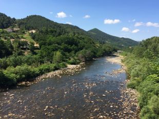 ons huis op de laatste berg links, op de brug naar St.Fortunat