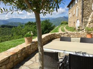 vakantiehuis in Frankrijk te huur: Ruime, sfeervolle gite met privéterras en droomuitzicht over de Zuid-Ardèche; gite Bruen 