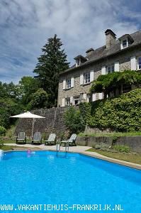 Vakantiehuis: Sfeervol huis, privé zwembad, overdekt terras geniet van natuur stilte privacy Zeer geschikt voor gezinnen ook oma/opa of vrienden welkom tot 8 pers. te huur in Corrèze (Frankrijk)