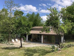 Vrijstaande Cabanon met heerlijke tuin