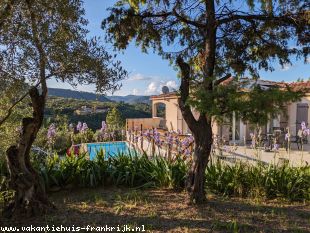 Adembenemend is het uitzicht van deze moderne villa.