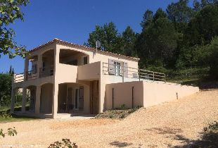 (Vakantie) woning: Adembenemend is het uitzicht vanuit deze prachtige royale nieuwe 'Villa Soleil Cévenol' te huur in Gard (Frankrijk).