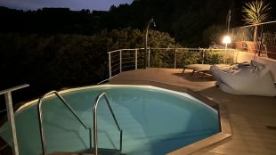 Terras verlichting bij zwembad