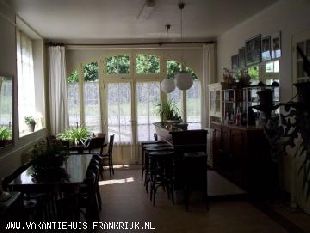 (Vakantie) woning: Een prachtig, karakteristiek Frans familiehuis in het dal van de rivier de Aisne waar het ook met z'n vieren gezellig toeven is. te huur in Ardennes (Frankrijk).