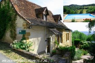 Vakantiehuis: Royaal traditioneel stenen huis uit 16e eeuw met privé zwembad (11x5 mtr) in een ruime bloemrijke tuin met geweldig uitzicht over vallei