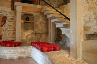 de woonkamer met de source