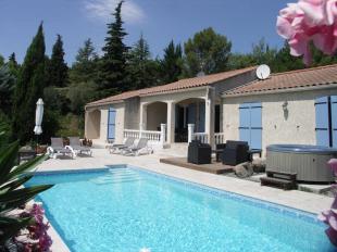 vakantiehuis in Frankrijk te huur: Mooie vakantievilla (6p), rustige omgeving, verwarmd prive zwembad en jacuzzi 