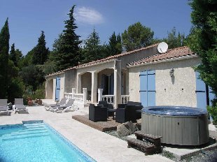 (Vakantie) woning: Mooie vakantievilla (6p), rustige omgeving, verwarmd prive zwembad en jacuzzi te huur in Herault (Frankrijk).