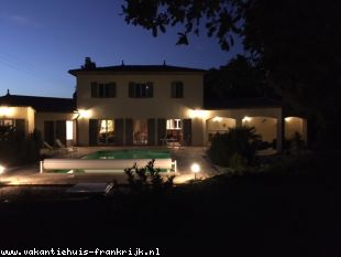 Vakantiehuis: Heerlijke villa voor 8 personen met studio en privé zwembad in hartje Provence!