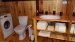 Badkamer met wasmachine 