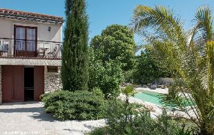 (Vakantie) woning: Ruime vakantievilla met heerlijk privé zwembad aan de voet van de Pyreneeën, dichtbij de Middellandse Zee te huur in Pyrénées Orientales (Frankrijk).