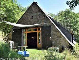 Vakantiehuis: La Grange des Peyrouses**** een warm, licht en gezellig vakantiehuis om heerlijk te ontspannen en een goede uitvalsbasis om de Auvergne te verkennen.