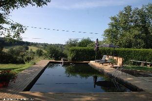 Vakantiehuis: Maak van uw vakantie een romantisch avontuur! 's Avonds met een glas champagne samen vanuit uw eigen hottub naar de sterren kijken... te huur in Puy de Dome (Frankrijk)