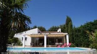 Vakantiehuis: Zuid Frankrijk. Vakantiehuis, bungalow voor 4 personen, met privé zwembad en groot terras.