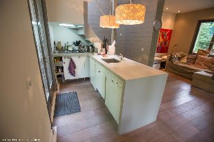 (Vakantie) woning: Charmante vrijstaande woning ,150 meter van zee met imposante krijtrotsen ,op een bosperceel van 1000m2. Liggend op de grens Normandie/Picardie te huur in Seine Maritime (Frankrijk).