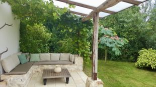 Veranda met heerlijke loungehoek