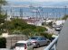 gezicht op NIce vanaf het terras <br>De zeilclub, waarbij een zeilboot gehuurd kan worden