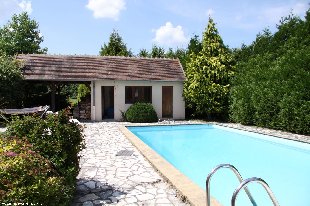 (Vakantie) woning: --Top huis -- Ruim woonhuis met verwarmd zwembad op terrein van 2699m? vlakbij het bos van Troncais. te koop in Allier (Frankrijk)