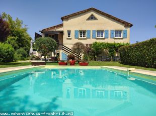 Huis voor grote groepen in Frankrijk te huur: Zeer comfortabel vakantiehuis met zwembad in Cevennes en op de grens van Zuid-Ardeche. 